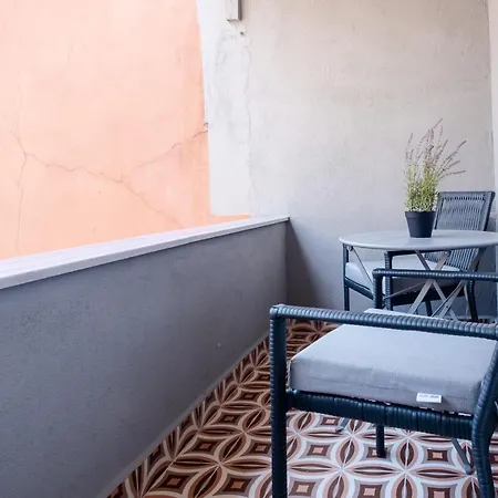 Flat In The Heart Of Cihangir Διαμέρισμα Κωνσταντινούπολη